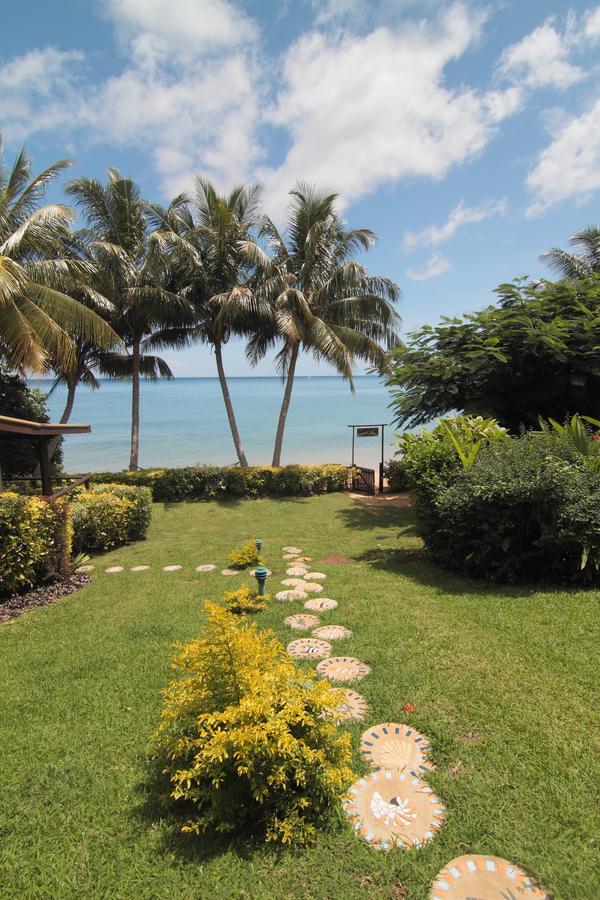 Coconut Grove Beachfront Cottages Matei Exterior foto